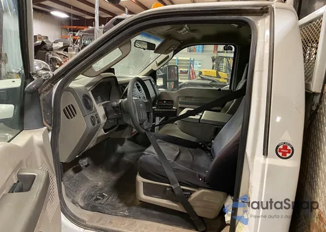 2009 Ford F550 Super Duty z USA, uszkodzony, nr VIN 1FDAF57R69EA23444